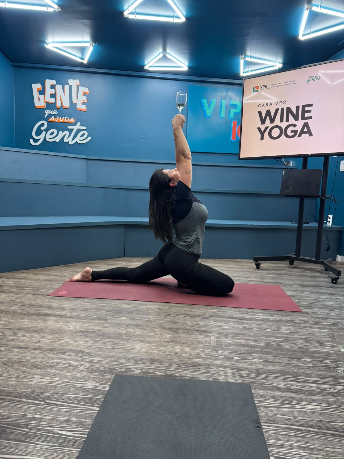 Wine Yoga na Casa VPR